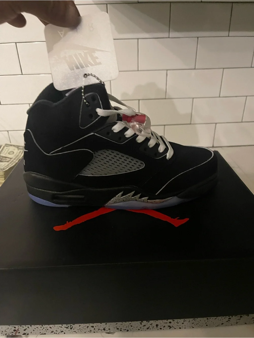 Men’s Retro 5 Metallic Size 7.